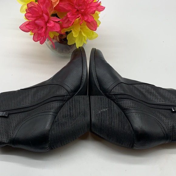 Very Volatile Black Ankle Boots Sz 7.5. BAB1129 - Picture 7 of 10